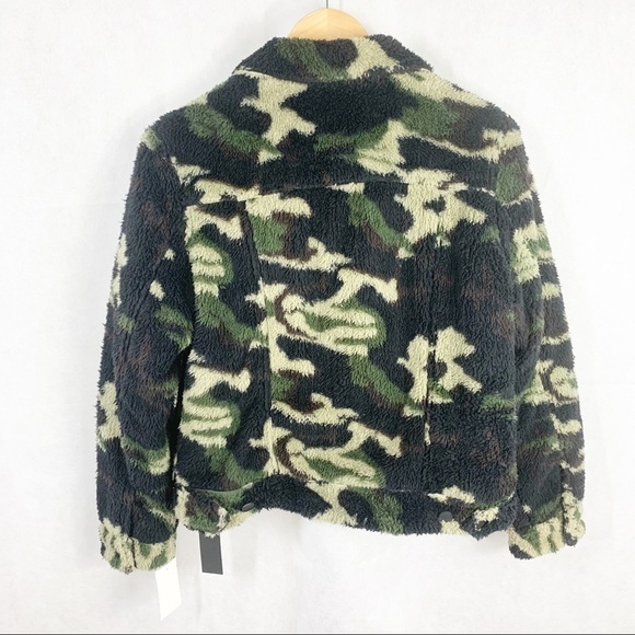 Blank NYC Faux Sherpa Teddy Camo jacket Size Small - Picture 2 of 10